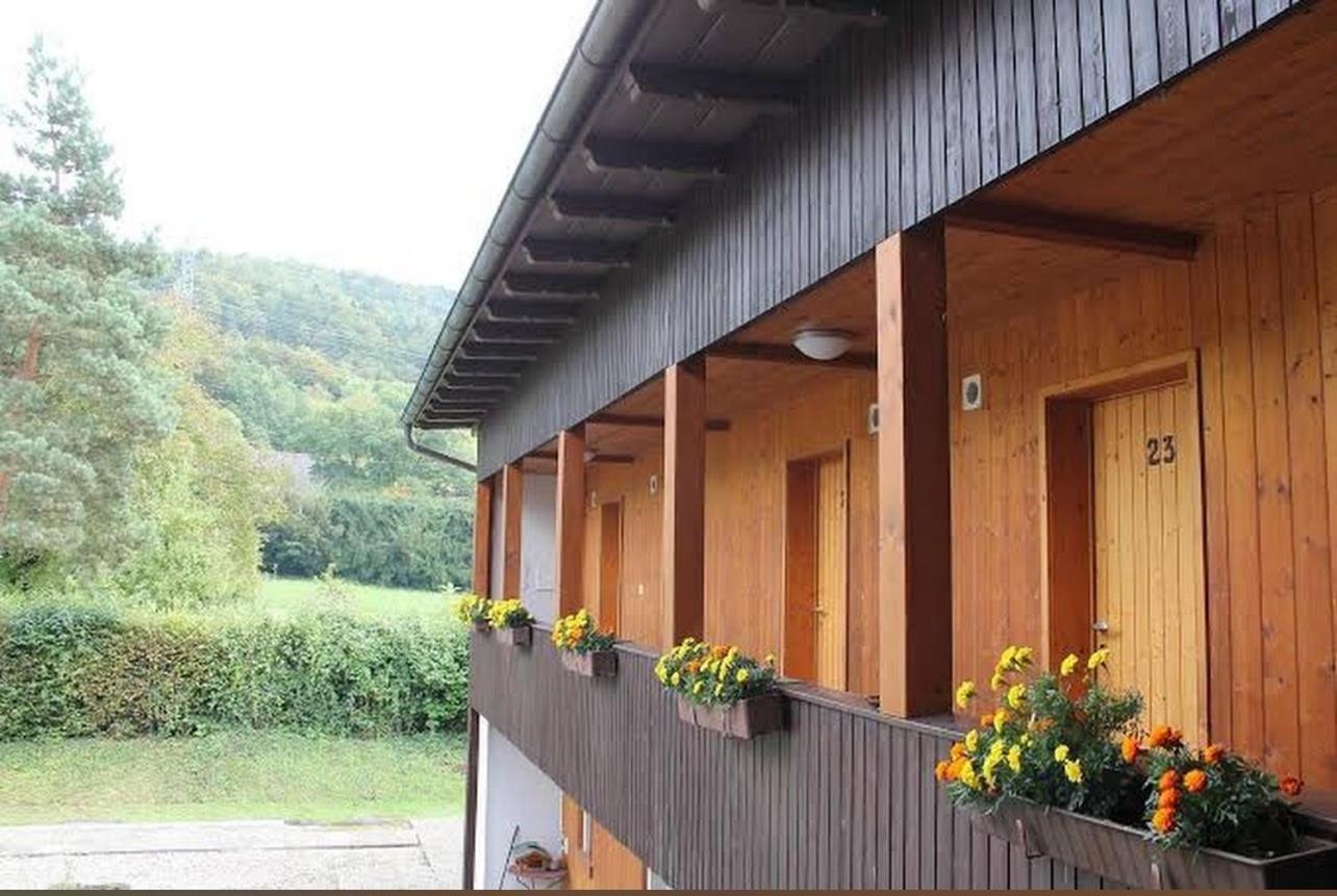 Bad Bruckhaus Erlebnishotel 瓦尔茨胡特·田根 外观 照片