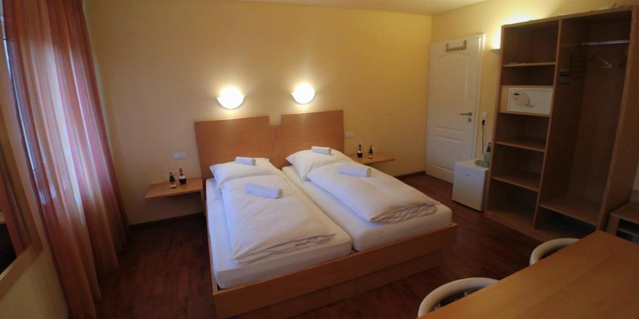 Bad Bruckhaus Erlebnishotel 瓦尔茨胡特·田根 外观 照片